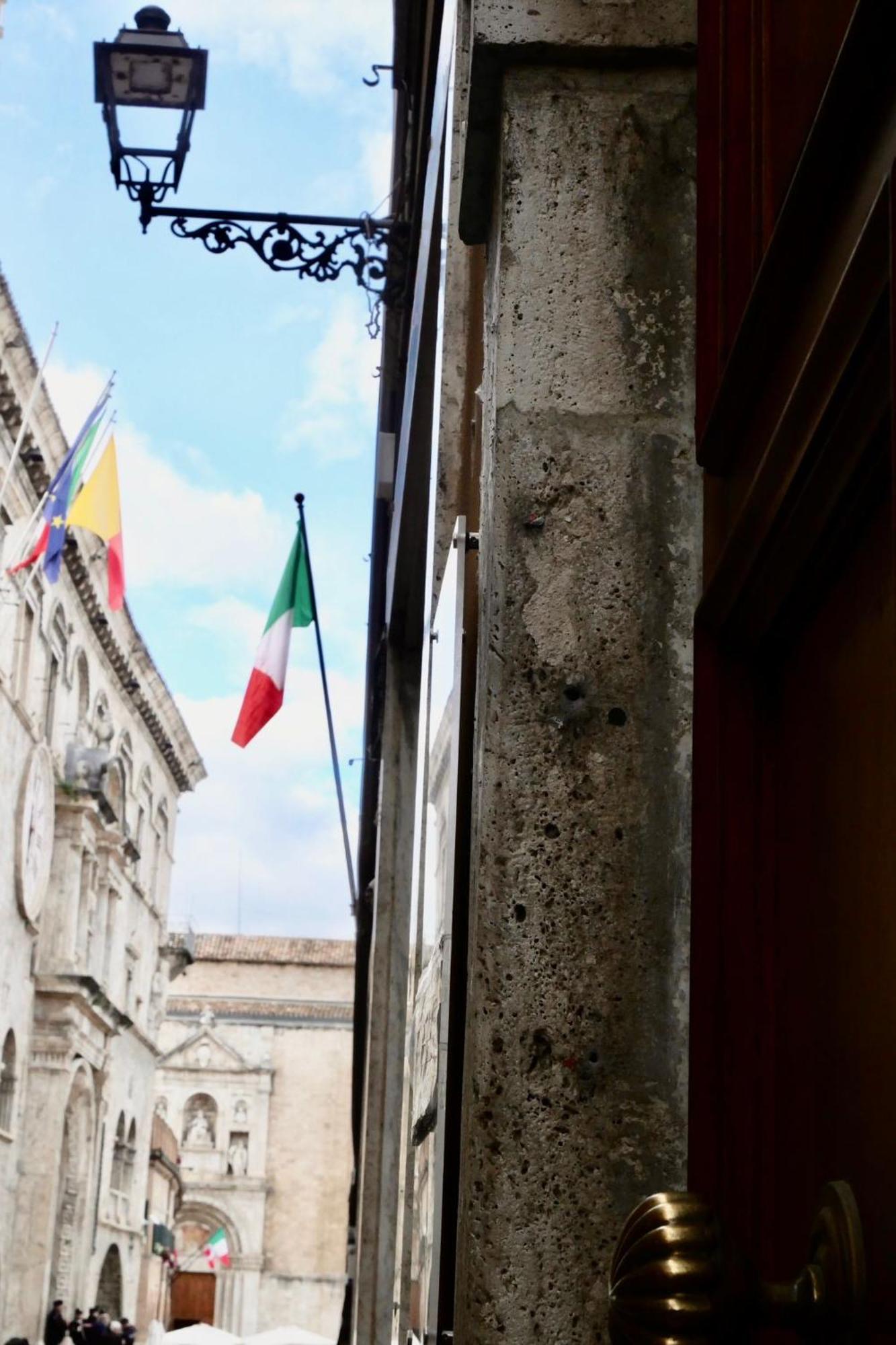 Easy Home - Piazza Del Popolo Ascoli Piceno Exterior foto